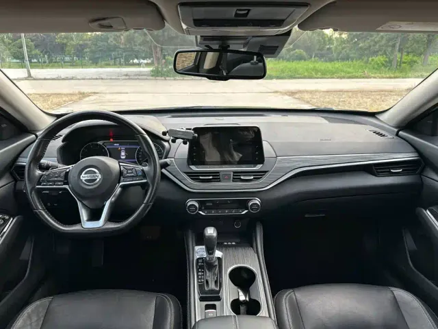Nissan Teana — Фото автомобиля 10
