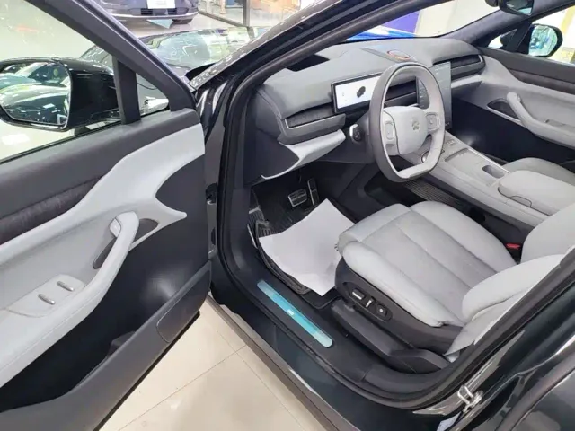 Nio ES8 — Фото автомобиля 15