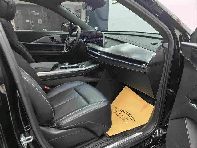 Cadillac XT5 — Фото автомобиля 14