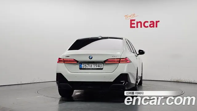 Фотография автомобиля — BMW 5-Series
