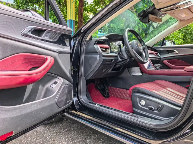Hongqi H5 — Фото автомобиля 7