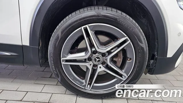 Mercedes-Benz GLB-Class — Фото автомобиля 21