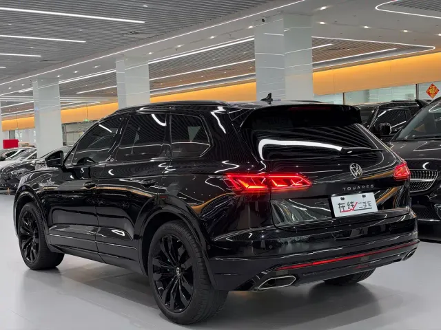 Volkswagen Touareg — Фото автомобиля 12