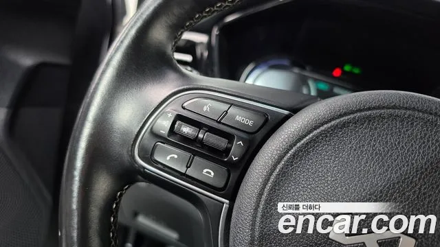 Kia Niro — Фото автомобиля 30