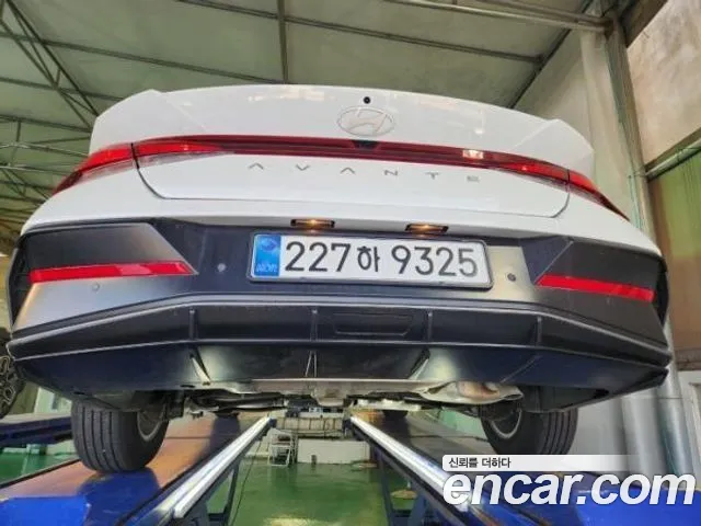 Hyundai Avante CN7 — Фото автомобиля 2