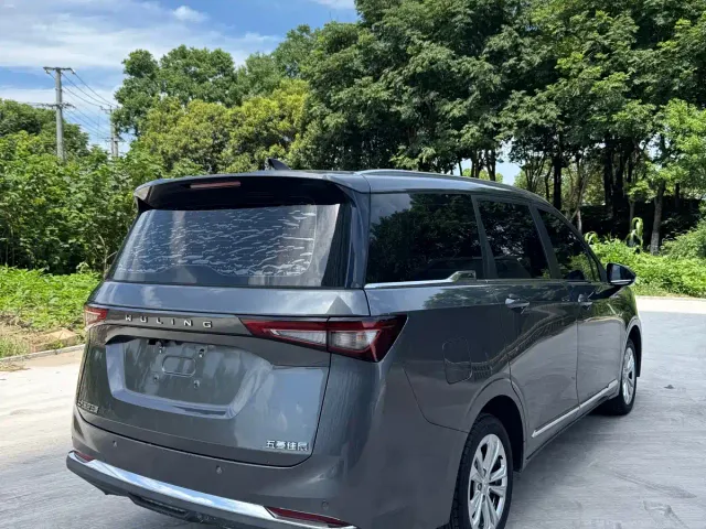Wuling Jiachen — Фото автомобиля 4