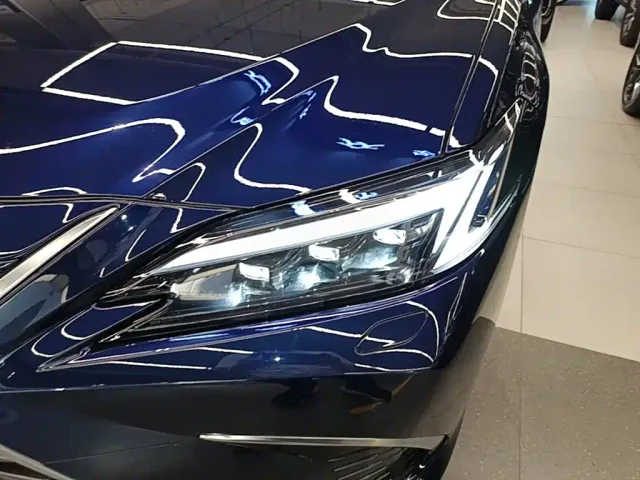 Lexus ES — Фото автомобиля 23