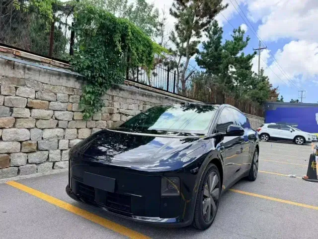 Li Auto i6 — Фото автомобиля 9