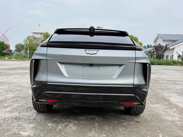 Cadillac Lyriq — Фото автомобиля 2