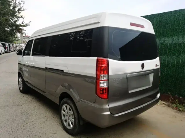 Jinbei New Hiace X30L — Фото автомобиля 4