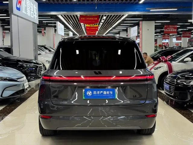 Li Auto L9 — Фото автомобиля 16