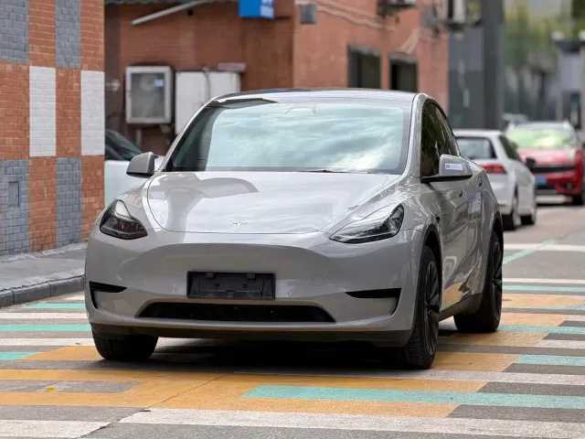 Фотография автомобиля — Tesla Model Y