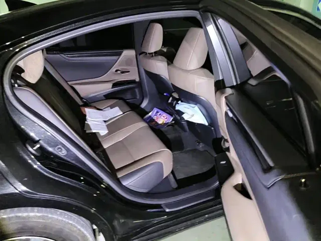 Lexus ES — Фото автомобиля 11
