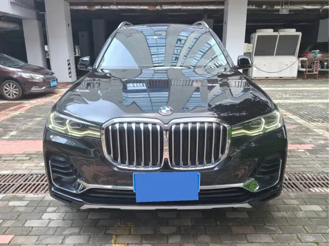 BMW X7 — Фото автомобиля 4