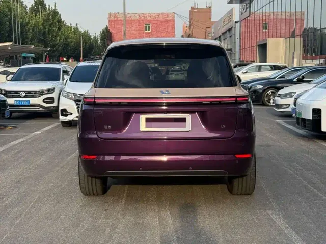 Li Auto L9 — Фото автомобиля 6