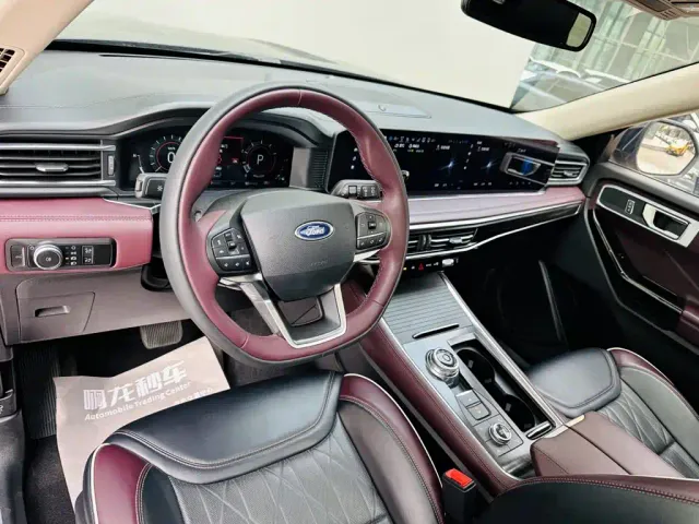 Ford Explorer — Фото автомобиля 9