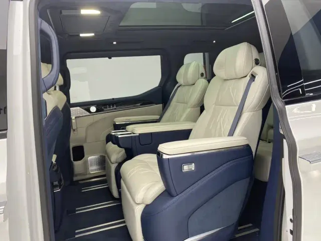 ZEEKR Zeekr 009 2024 6-seat Executive AWD 108kWh — Фото автомобиля 19