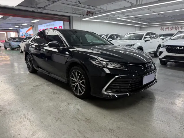 Toyota Camry — Фото автомобиля 3