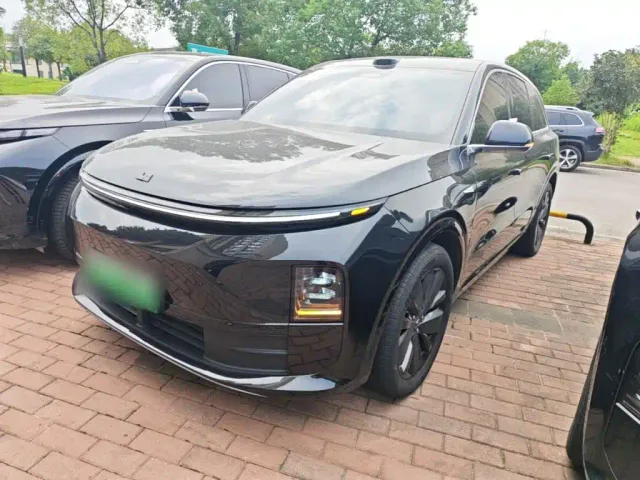 Фотография автомобиля — Li Auto L6
