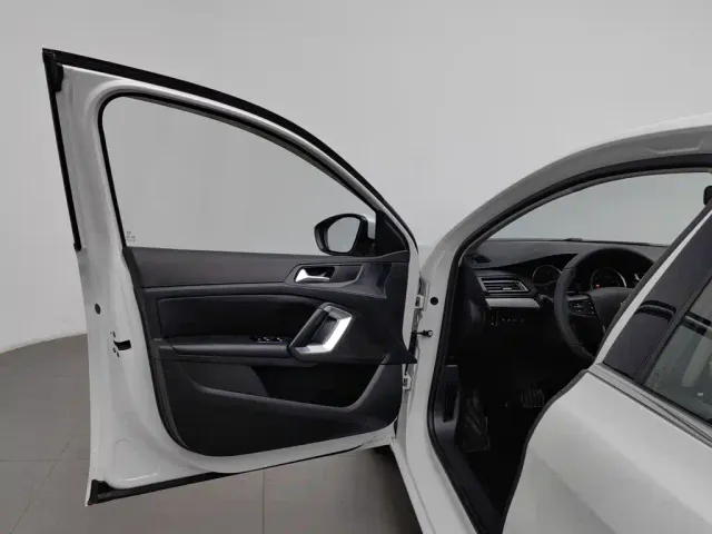 Peugeot 408 — Фото автомобиля 8