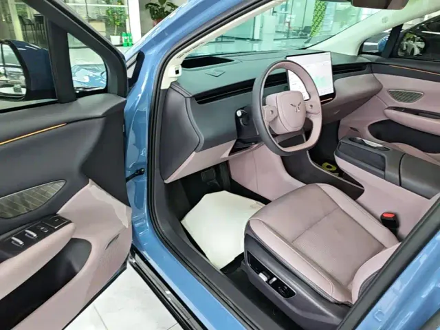 Hongqi Tiangong 06 — Фото автомобиля 15