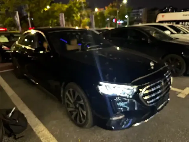 Mercedes-Benz E-Class — Фото автомобиля 3