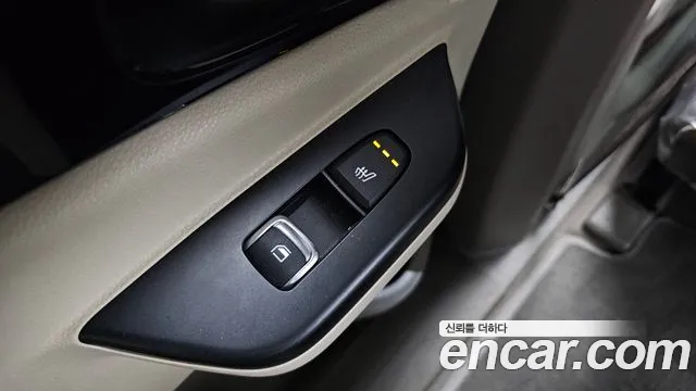 Kia Carnival Generation 4 — Фото автомобиля 23