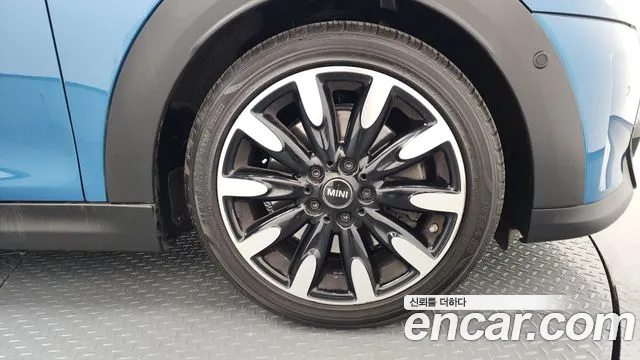 Mini Cooper — Фото автомобиля 5