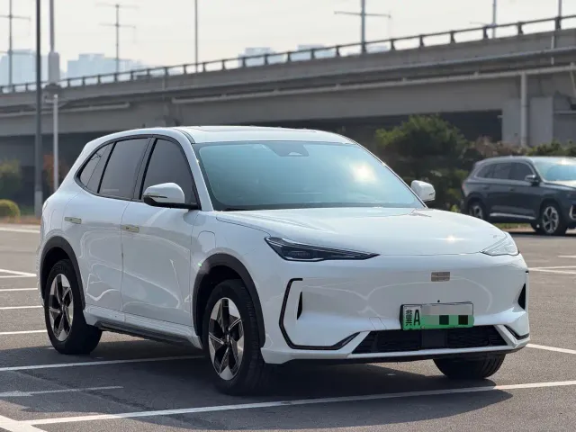 Geely Galaxy E5 — Фото автомобиля 3