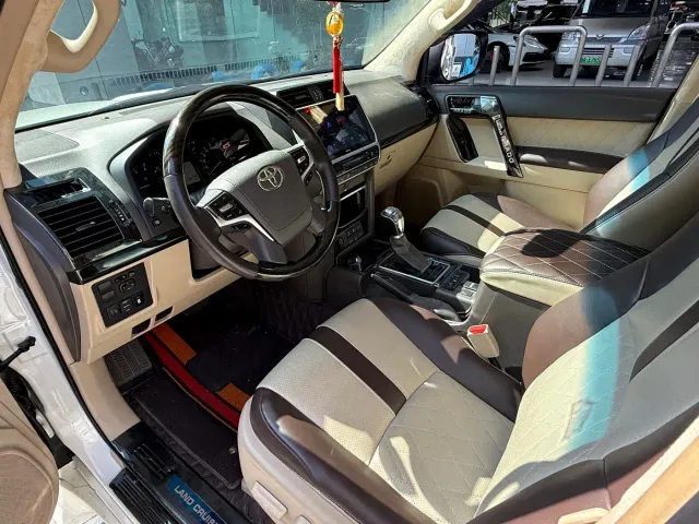Toyota Prado — Фото автомобиля 6