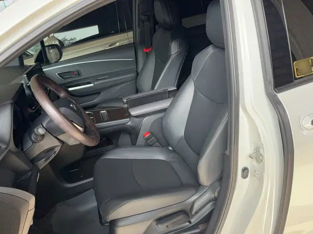 Toyota Granvia — Фото автомобиля 6