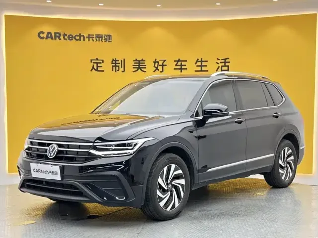 Volkswagen Tiguan L — Фото автомобиля 13