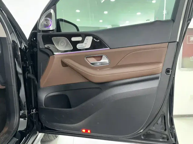 Mercedes-Benz GLE-Class — Фото автомобиля 26