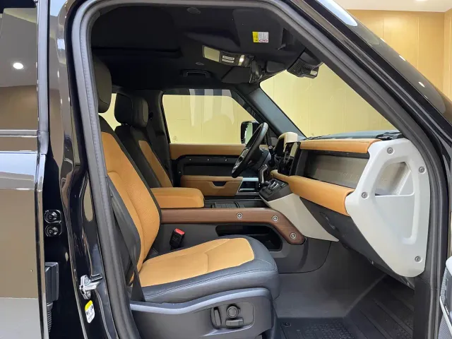 Land Rover Defender — Фото автомобиля 6