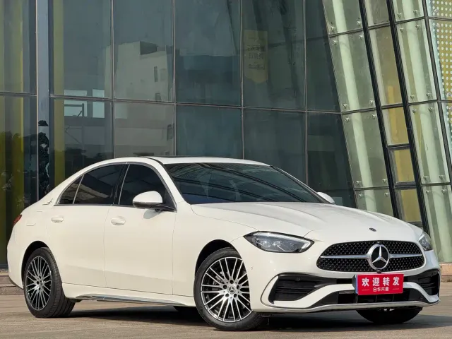 Mercedes-Benz C-Class — Фото автомобиля 3