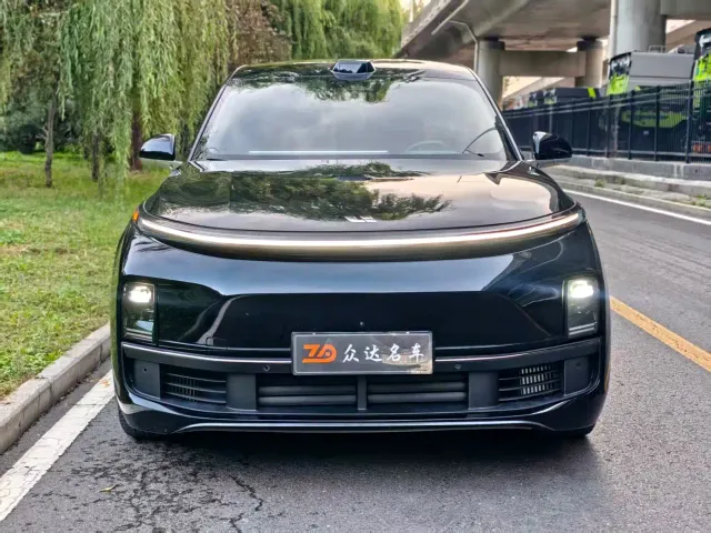 Li Auto L9 — Фото автомобиля 2