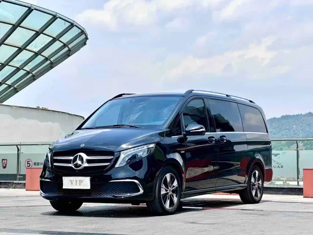 Фотография автомобиля — Mercedes-Benz V-Class
