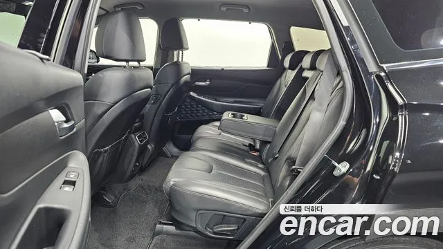 Hyundai Santa Fe — Фото автомобиля 17