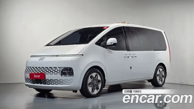 Фотография автомобиля — Hyundai Staria