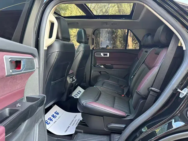 Ford Explorer — Фото автомобиля 21