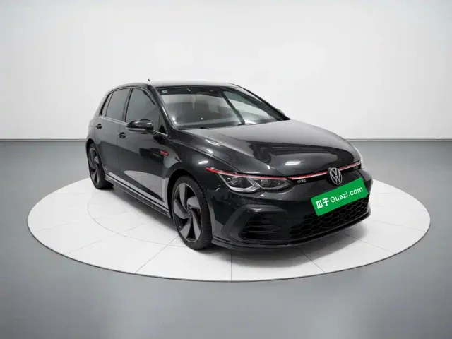 Volkswagen Golf GTI — Фото автомобиля 3