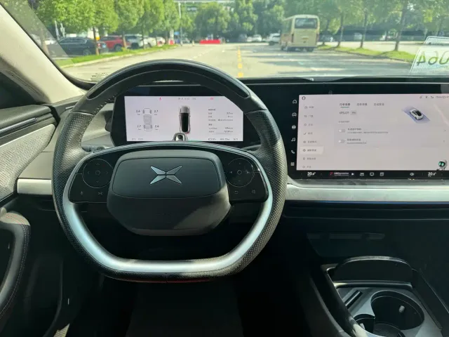 Xpeng P7 — Фото автомобиля 13