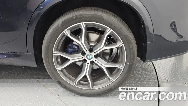 BMW X5 xDrive 40i M Sport — Фото автомобиля 19