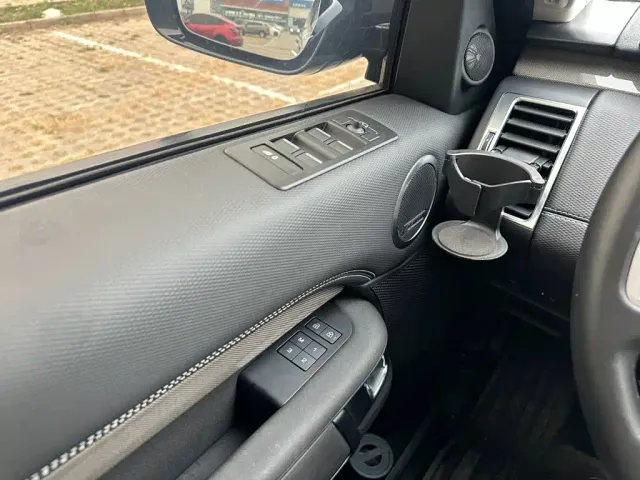 Land Rover Discovery — Фото автомобиля 24