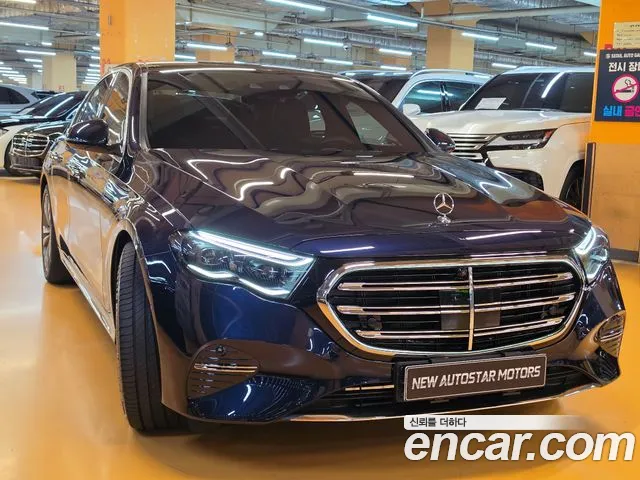 Mercedes-Benz E-Class — Фото автомобиля 4