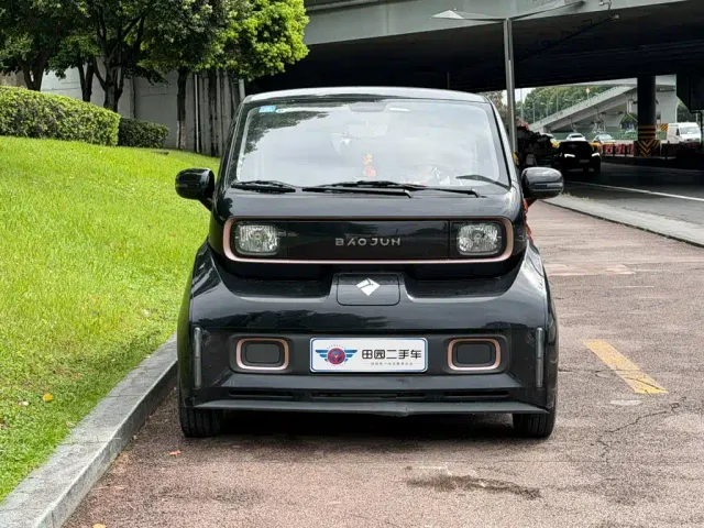 Baojun KiWi EV — Фото автомобиля 2