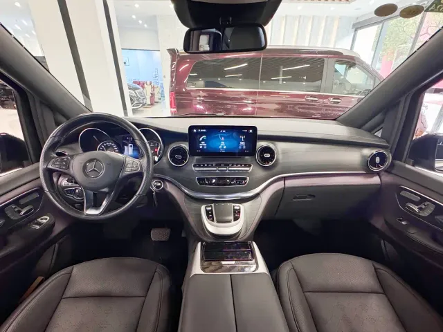 Mercedes-Benz V-Class — Фото автомобиля 4