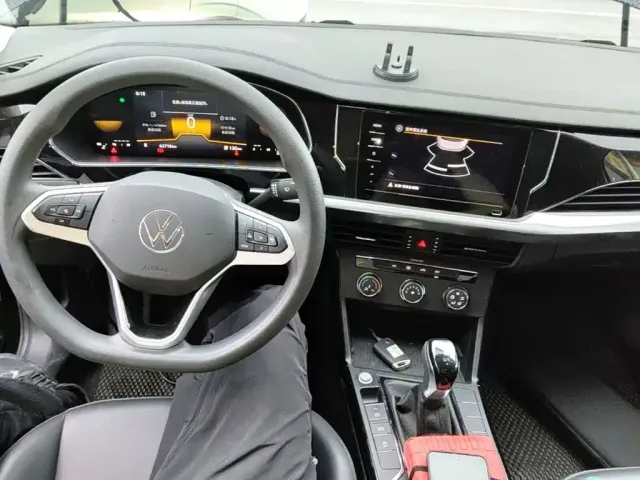 Volkswagen Passat 2025 Outstanding 280TSI Business Edition — Фото автомобиля 9