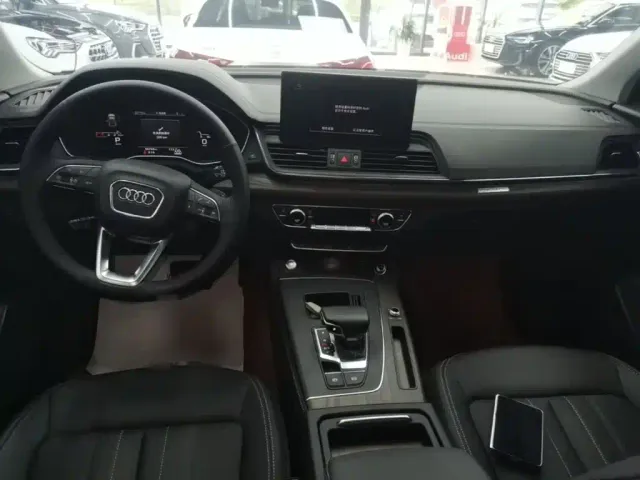 Audi Q5L — Фото автомобиля 9