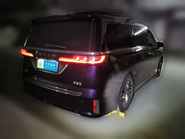 Voyah Auto Voyah Dreamer 2022 Low-carbon Dream+Smart Package — Фото автомобиля 2